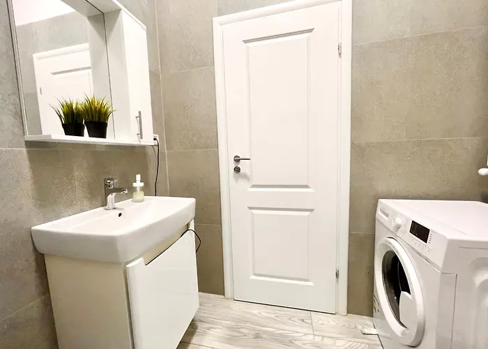 Address 21 - Palace Of Parliament Area *